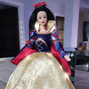 Mattel Princess Snow White Doll with her Red Shoes And Blue Brush